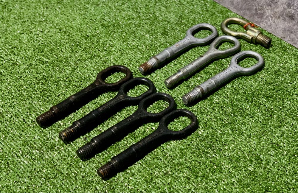 Буксировочний крюк гак гольф 4 5 6 шкода пассат тоуран Volkswagen шрот