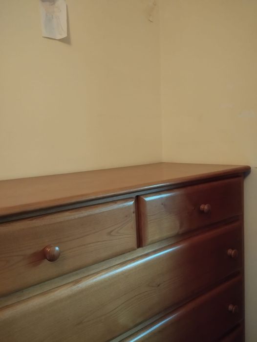 Cómoda castanha em 2 mão