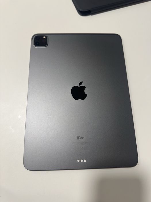 iPad Pro 11" M1 (2021) 128 GB + Smart Keyboard Folio + Apple Pencil 2