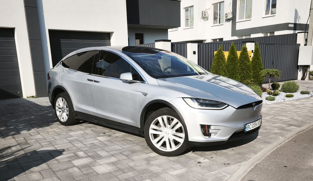 Tesla model x awd