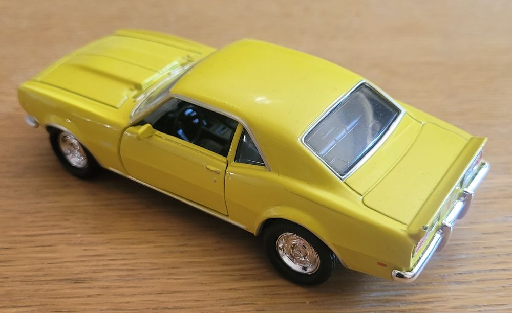 Model Chevrolet Camaro 1:36 12cm