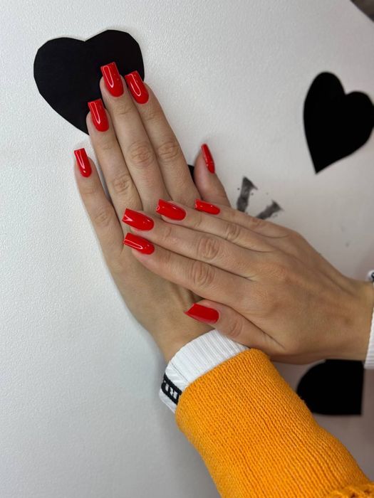 Манікюр з покриттям гель - лаку в салоні від 750грн до 850грн