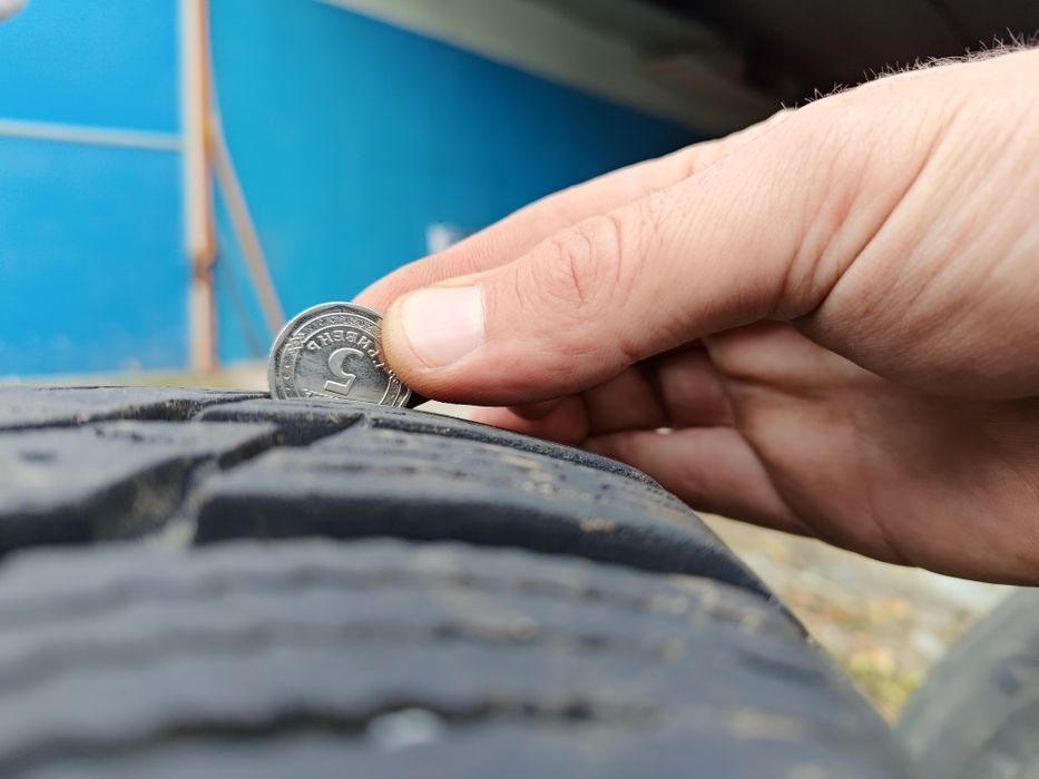 Продам гуму NEXEN 215/60 R16 Зимова