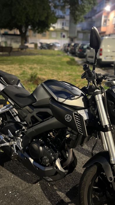 Vendo YAMAHA MT125 - Som incrível
