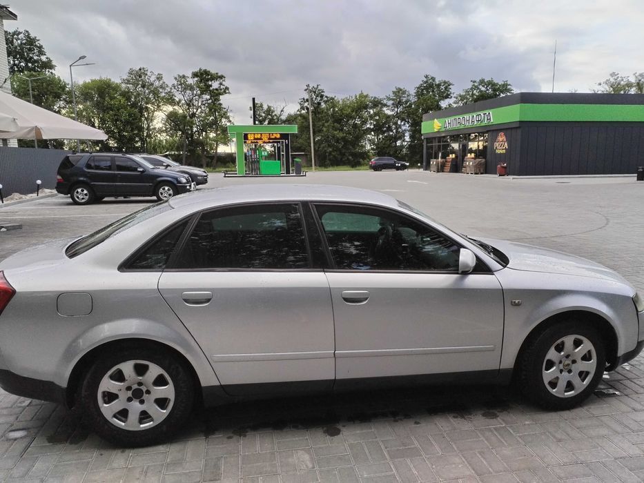 Автомобіль Ауді  а4