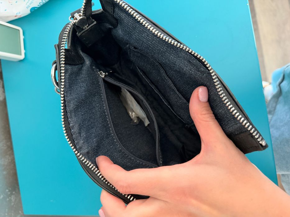 сумочка крос-боді Guess — zdjęcie 4