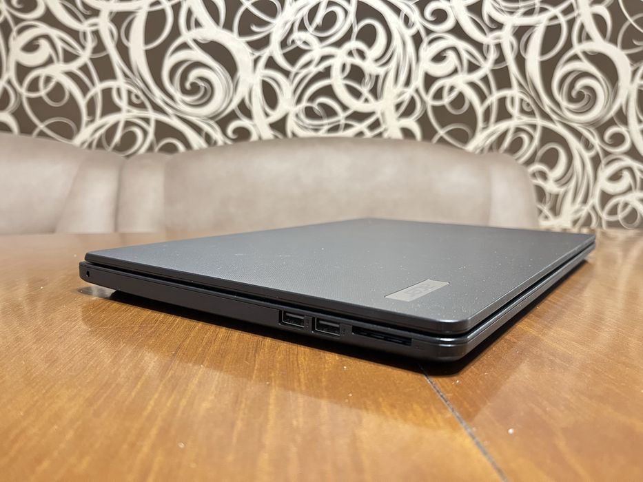 Ноутбук 14" Acer TravelMate на Intel i5-8250U с 8ОЗУ/256SSD/FullHD