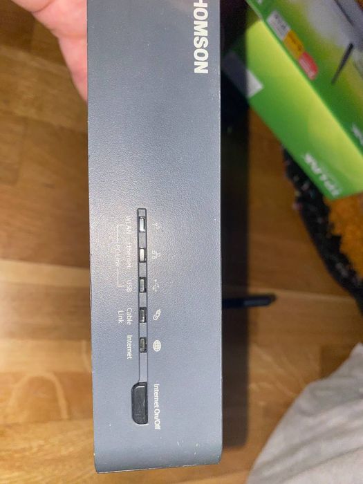 Модем Thomson TCW710 с встроенным Wi-Fi.