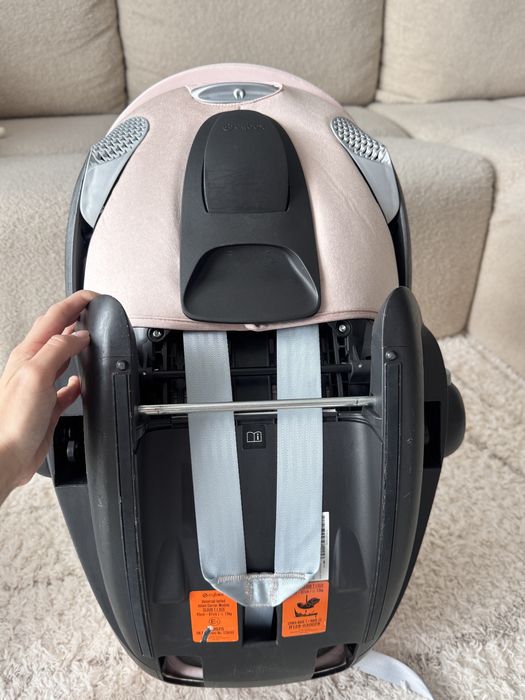 Cybex® Cloud T i-Size Plus z bazą obrotową