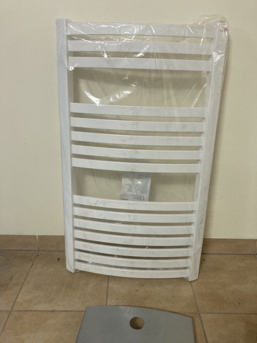 Bialy kaloryfer Dexter 800x500