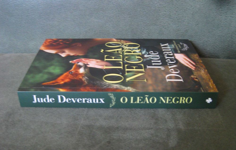 O Leão Negro de Jude Deveraux NOVO