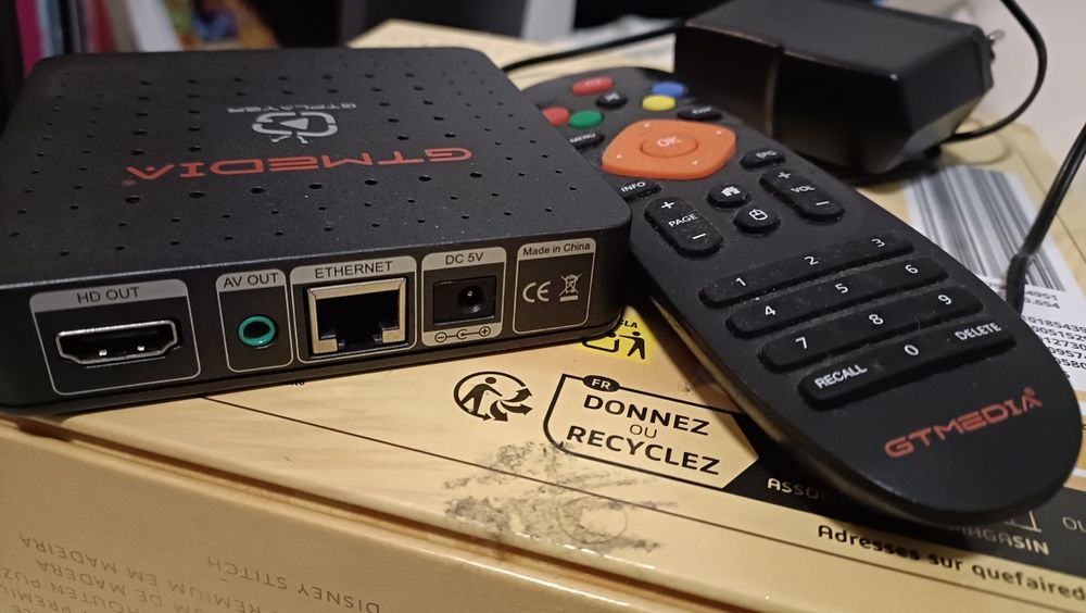 box GTMedia i-Fire GTPlayer com Wi-Fi.