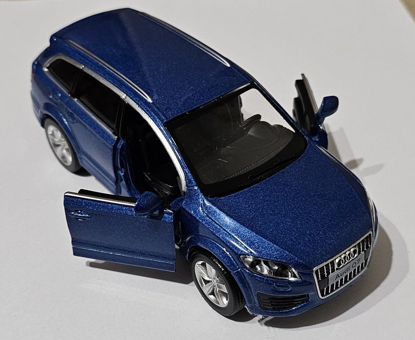 Audi Q7 Model Samochodu Metalowy Otwierane Drzwi Niebieski Kolekcjoner