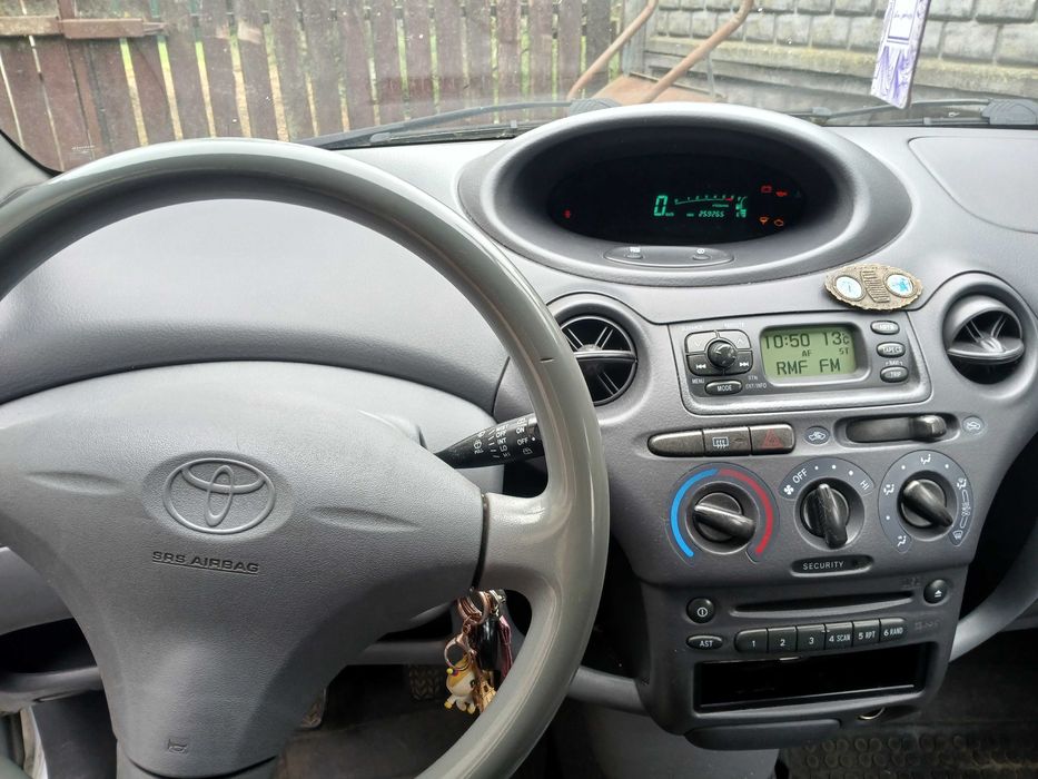 Sprzedam Toyotę Yaris