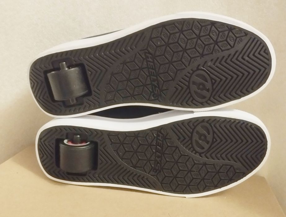 Аdidas нові сандалі Heelys Pro 20 роликові дитячі кросівки оригінальні р.35