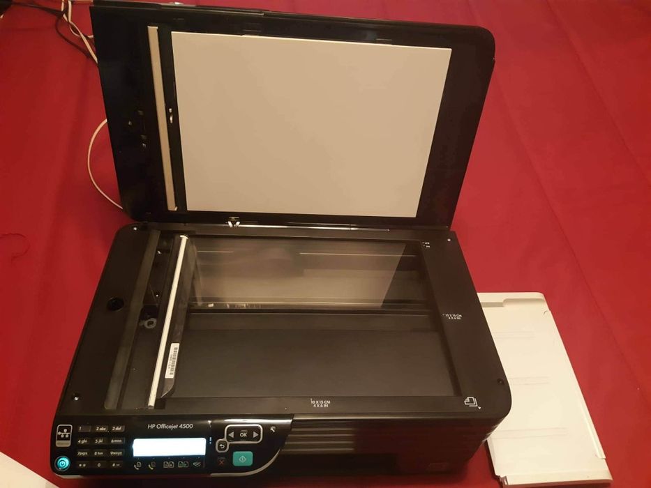 Vendo impressora multifunções HP Officejet 4500 (Série G510) em bom estado de conservação e a funcionar corretamente.