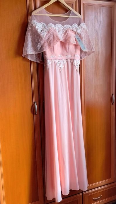 Długa, nowa, kolor pudrowy  róż.