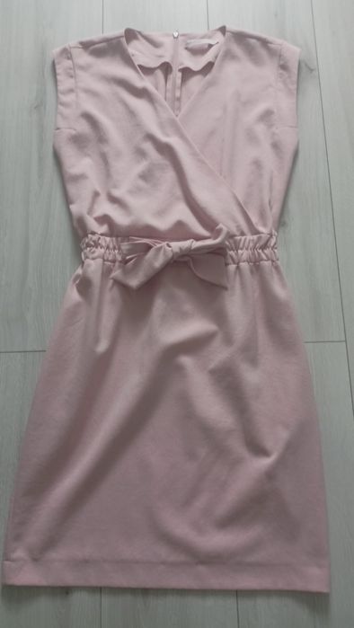 Sukienka pudrowy róż.