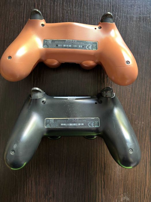 PS4 PRO 1 TB + 2 джойстика + рідна коробка з документацією та чеком