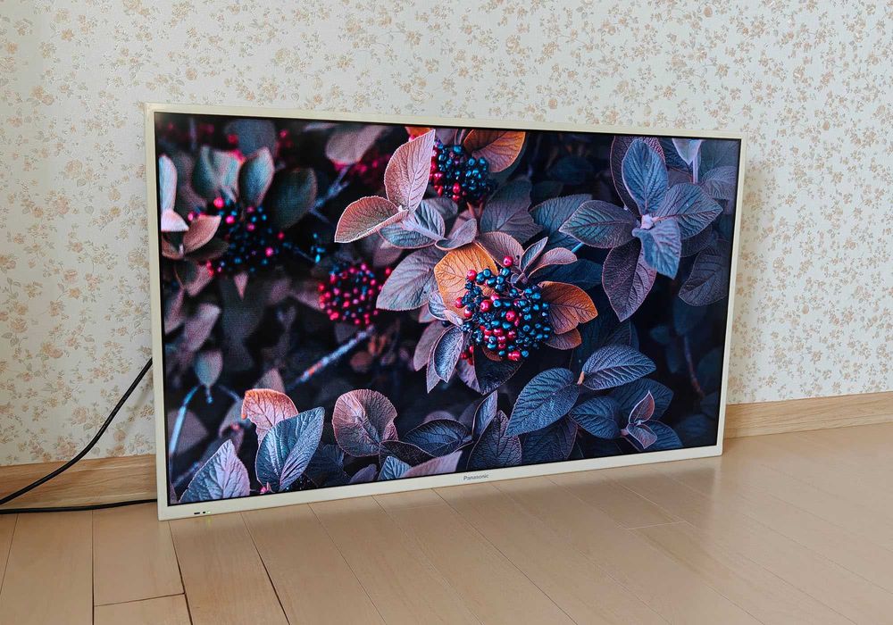 Телевізор Panasonic 39" LED IPS Full HD / DVB-T2 / HDMI / Wi-Fi / LAN