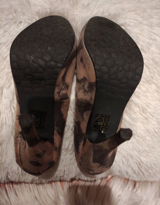Buty na szpilce czółenka