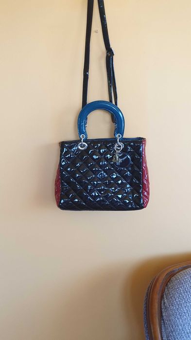 Torebka lakierowana, pikowana