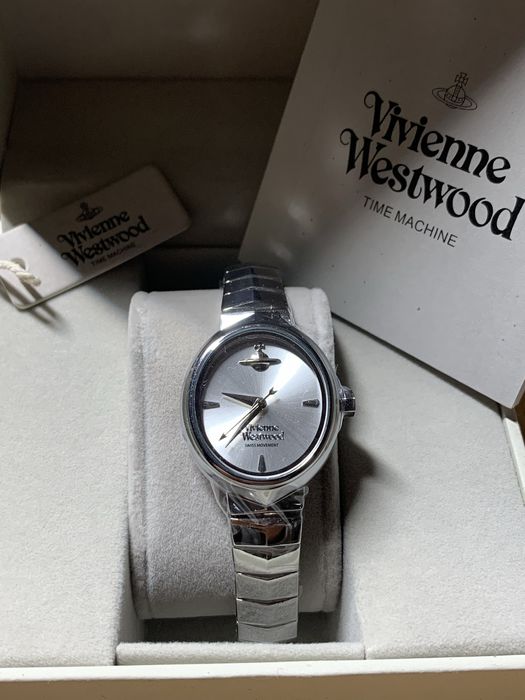 Новий годинник Vivienne Westwood