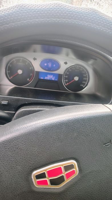 Продам джилі емкранд