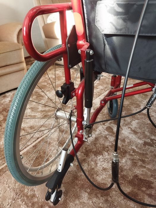 Продам інвалідне багатофункційне крісло.