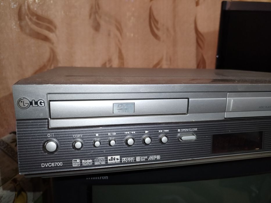 Dvd + Vhs плеєр LG DVC 6700.