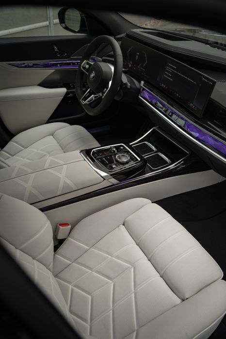 Wynajem auto do ślubu / wesele BMW 7 G70 AUDI A6 C9