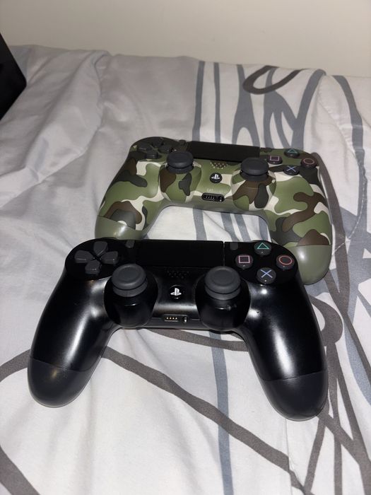 Ps4 normal com acessorios e jogos
