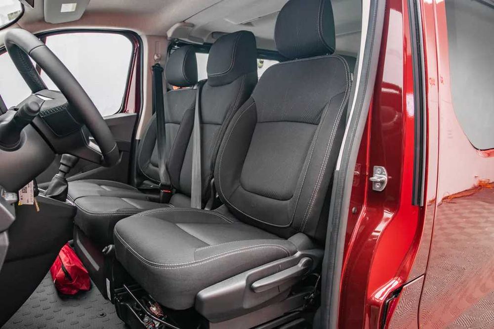Wypożycz busa na prawo jazdy kat. B! Nowiutki Renault Trafic 2025 Long
