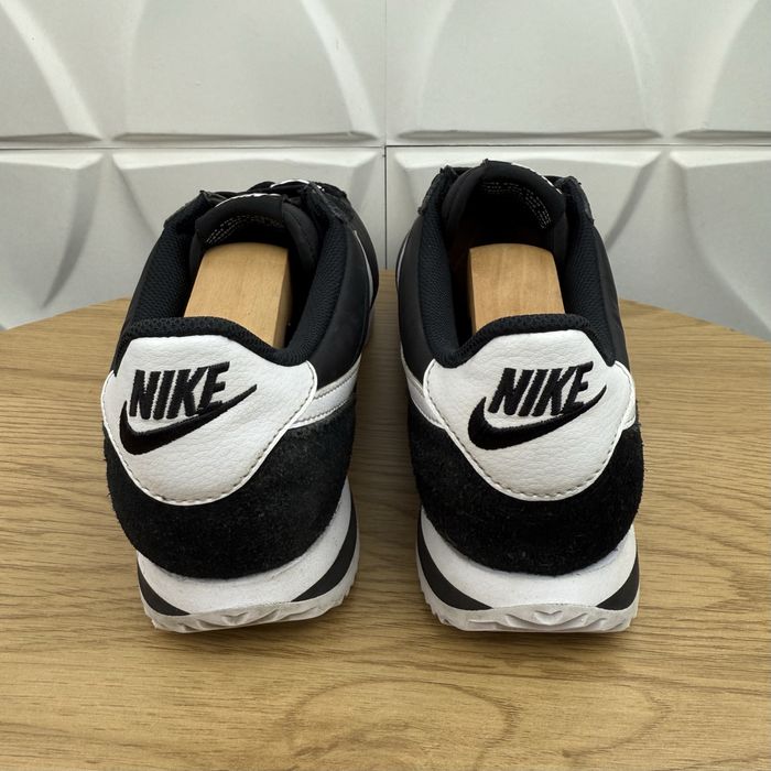 Оригінальні кросівки Nike cortez