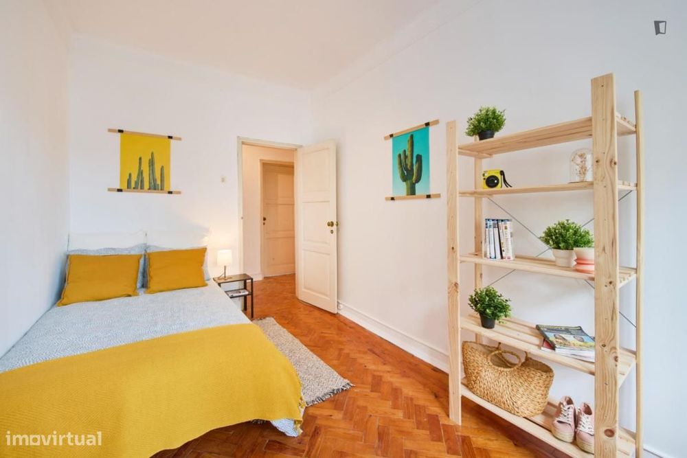 Quarto - localizado em Alvalade Lisbon