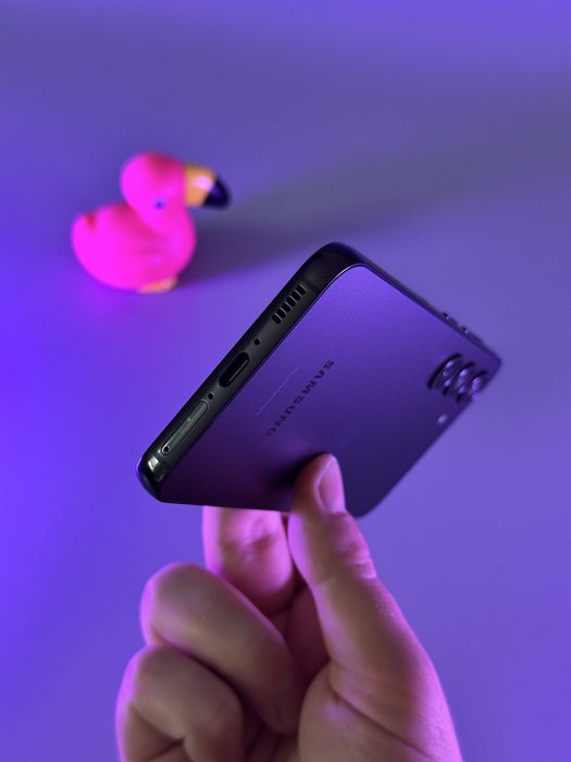 Samsung Galaxy s23 8 на 128 ГБ ІДЕАЛ ЯК НОВИЙ