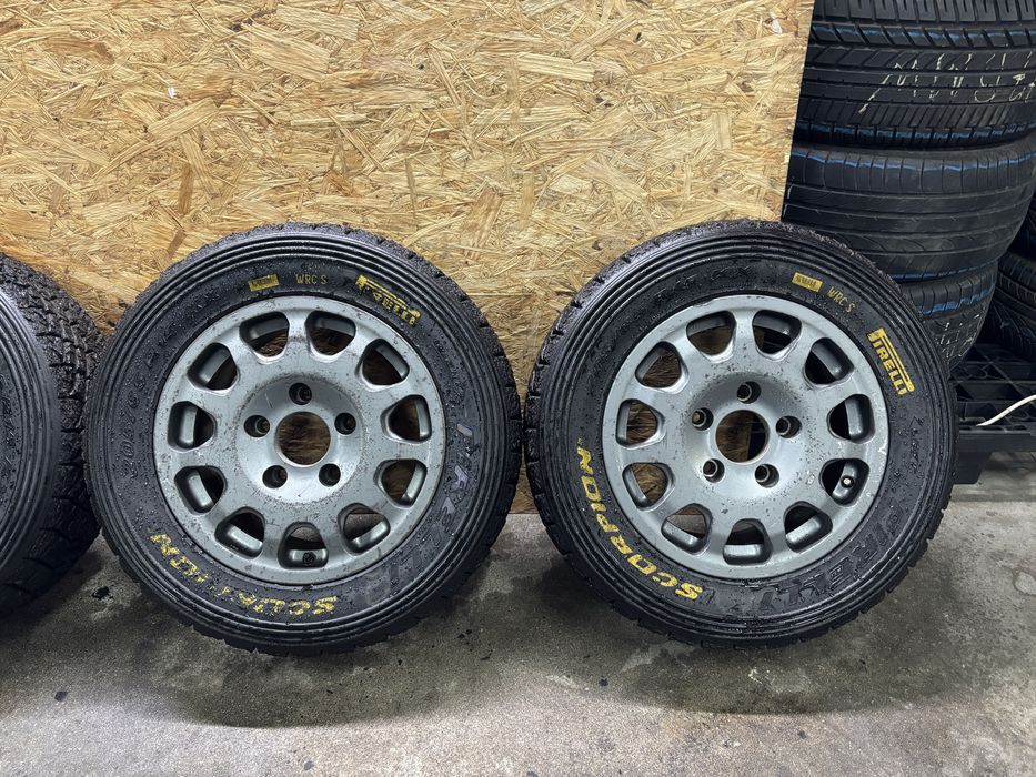 Jantes Rally WRC de terra oficiais em 15 5x130 c/ pneus Pirelli