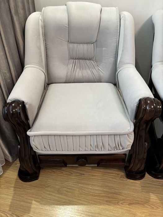 Диван + 2 крісла………..