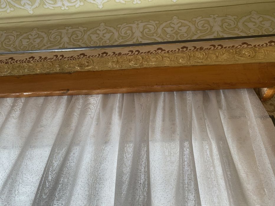 Винтажные деревянные карнизы