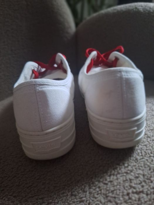 Levi's   białe trampki