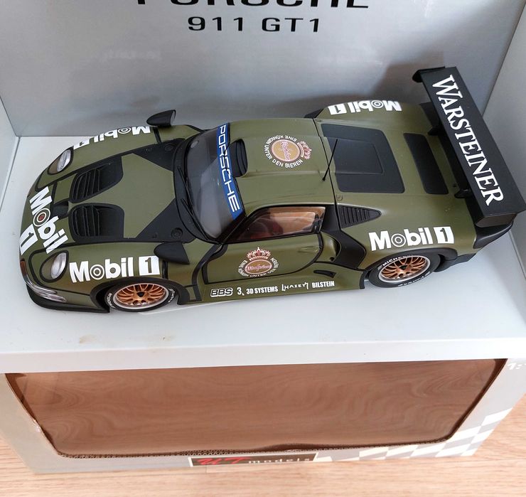 Miniatura UT Models 1/18 Porsche 911 GT1 Test Car 1996
