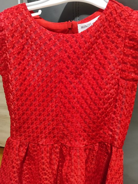 Czerwona sukienka 110/116