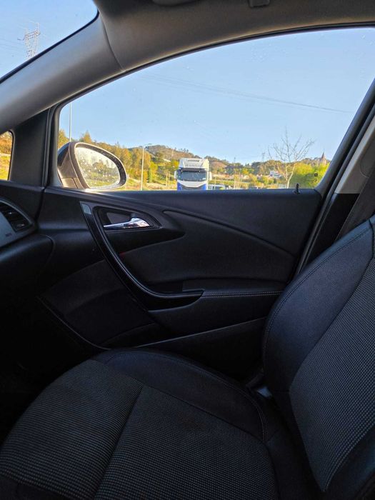 Opel Astra Sports Tourer 2015