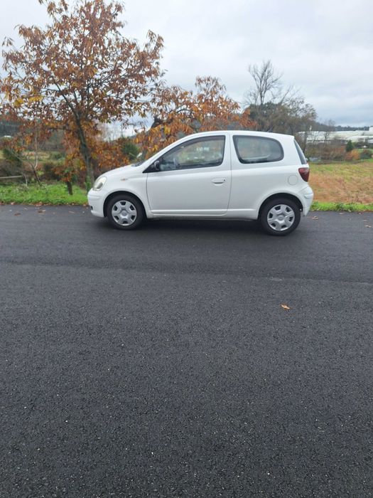 So 225km Vendo toyota yaris d4d comercial 225km em excelente estado