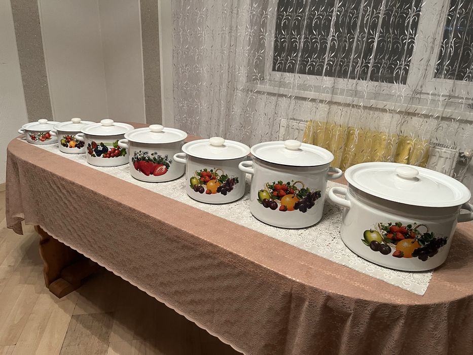 Каструлі нові Якісні виробник IDILiA за 6 позицій 3100