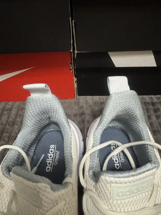 Жіночі кросівки Adidas Asweego 41(26см) оригінал