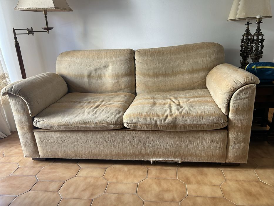 Sofá cama de casal beige