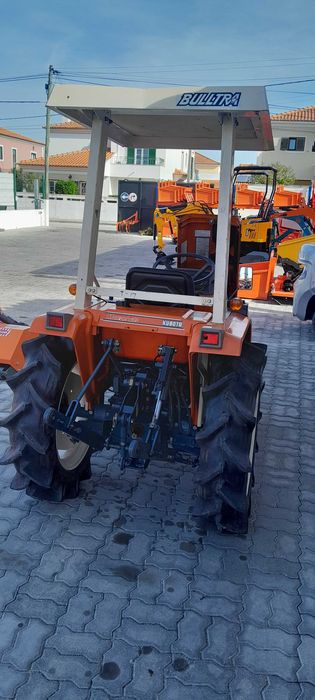 KUBOTA BULTRA B1-17, 4x4 com Capota