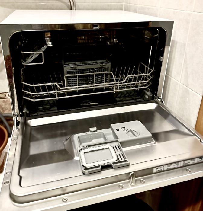 Компактна посудомийна машина Hansa ZWM 536 WH