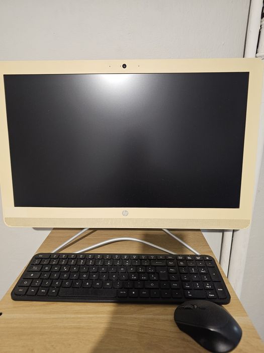 Sprzedam komputer HP Desktop All-in-One 24-e009nw i3-7100U / Win10Home / 1TB / 8GB / 23,8"